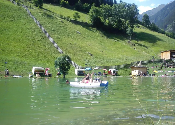 Holzknechthof Am ノイシュティフト・イム・シュトゥーバイタール